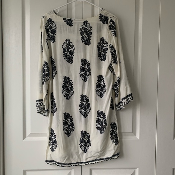 Patterned Dress - Picture 2 of 3